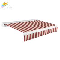 Auvent rétractable moderne en alliage d'aluminium avec voile en polyester enduit de PU, pare-soleil pliable pour usage commercial extérieur