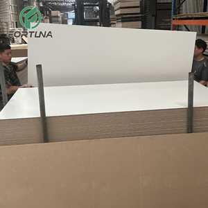 Panneau MDF mélaminé blanc <span class=keywords><strong>de</strong></span> haute qualité, bien conçu, 1220*2440mm 915*2135mm 1250*2500mm 18mm, MDF brillant - Product Image 2