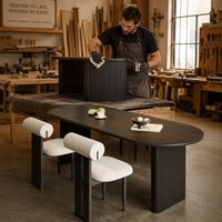 Table à manger ovale scandinave Japandi stable en chêne massif avec base sur piétement, chaises en bouclette, style Wabi Sabi, ensemble de salle à manger 6 pièces