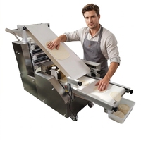 Machine à rouler et à presser les enveloppes de wontons et de raviolis, machine à fabriquer les pâtes et les emballages