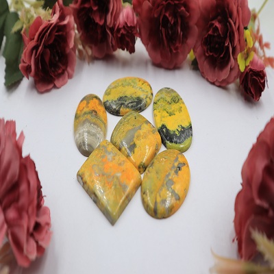 สีเหลือง