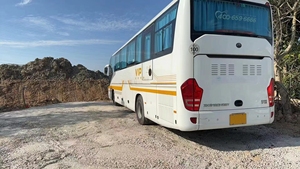 Autocar de tourisme d'<span class=keywords><strong>occasion</strong></span> Yu-tong 50 places, conduite à gauche, avec moteur Weichai, pour les services de navette scolaire, les trajets quotidiens d'entreprise, les excursions religieuses et les services de transport touristique. - Product Image 2