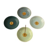 Brûleur d'encens chinois simple en céramique multicolore avec plateau rond et support en laiton en forme de lotus pour la décoration intérieure