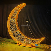 Décoration de Ramadan 2026, thème islamique du Moyen-Orient, ambiance festive et paisible, lumières LED 3D motif lune de 2 mètres pour l'Aïd