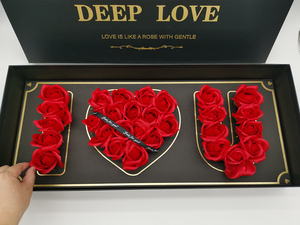 Scatola di Fiori Artificiali all'Ingrosso, Rose di Sapone con Scritta 'Ti Amo' - Product Image 4