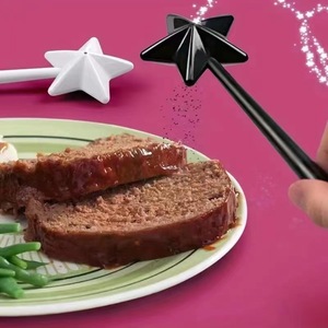 Bâtonnets magiques de sel et de poivre en forme d'étoile, récipients à épices en plastique au design minimaliste, pour la cuisine et les fêtes, qualité alimentaire - Product Image 3