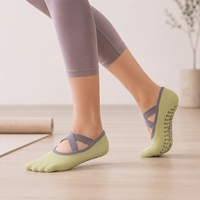 Chaussettes de yoga personnalisées à brides croisées avec grip, faible MOQ, points en silicone antidérapants, respirantes, pour Pilates, Barre, Studio, avec logo et marque personnalisés