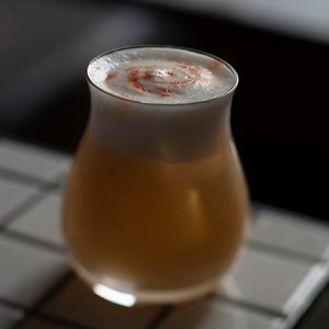 Vaso de Whisky Bourbon de Alta Calidad con Logotipo Personalizado, Vaso de Degustación de Borde Estrecho y Base Pesada de 130 ml para Vino y Vodka - Product Image 3