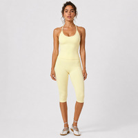 Conjunto de Yoga YIYI: Top Halter con Tirantes Finos y Espalda Descubierta, Leggings Capri de Secado Rápido, para Correr, Deportes, Gimnasio, Fitness