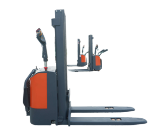 Gerbeur électrique à palettes, longueur de fourche 1500 mm, mât à deux étages, pneus pleins, propulsion arrière, utilisation debout, usage intérieur - Product Image 1