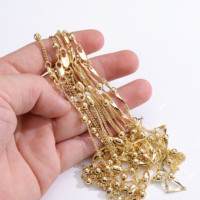 Collier en perles simple et élégant pour femmes en laiton plaqué or 14 carats de CM Jewelry Wholesale avec des perles espacées de manière irrégulière