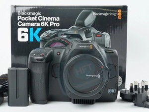 Caméra Cinéma de Poche Professionnelle HFT <span class=keywords><strong>Blackmagic</strong></span> Design 6K Pro CMOS Écran 4.0" >25MP Zoom 10x-20x Mémoire 128 Go Vente en Gros Japon - Product Image 6