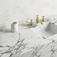 Lavabo mural carré en marbre blanc de Toscane italienne, cannelé et poli, pour salle de bain de villa ou d'hôtel