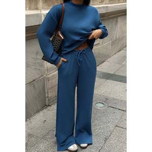 Conjunto de Traje Indigo para Mujer, Pantalones Elegantes con Top a Juego - Product Image 4