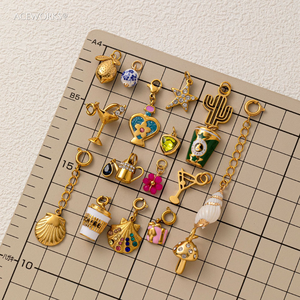 Delicias para el Día de Descanso |   Colgantes de dijes de uso diario de acero inoxidable con baño de oro PVD de 18K y esmalte para pulseras y collares DIY - Product Image 6