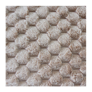 Tissu d'ameublement de meubles en polyester doux <span class=keywords><strong>et</strong></span> chaud au toucher <span class=keywords><strong>peluche</strong></span> super douce cheveux longs fausse fourrure de lapin tissu à pompons - Product Image 2