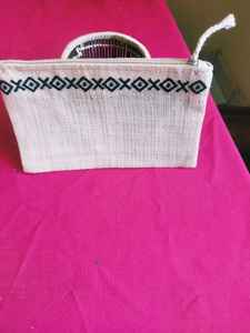 Bolso Tote de Rafia Estilo Rabane Artesanal con Cierre de Botón, Forro de Penja y Detalles de Cuero - Uso Diario - Product Image 4