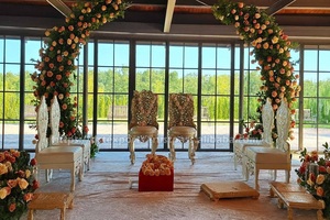 Sillas Mandap con Diseño de Hojas, Estilo Indio, Color Dorado Antiguo, Elegantes, Desmontables, para Ceremonias, Trono para Novios y Sillas para los Novios - Product Image 4