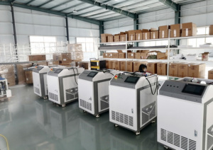 เครื่องเชื่อมเลเซอร์ไฟเบอร์แบบมือถือ 3 in 1 ขนาด 1KW 1.5KW 2KW กำลังไฟ 1000W 1500W 2000W สำหรับเชื่อมโลหะ ราคา - Product Image 3