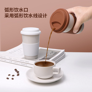 แก้วเซรามิกแบบมีหูจับ สไตล์มินิมอล สำหรับเดินทาง ป้องกันการรั่วซึม แก้วเดี่ยว สีขาว ดำ แดง สีกาแฟ - Product Image 4