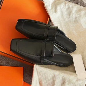 Zapatos de cuero genuino para hombre de alta calidad, sandalias planas transpirables para exteriores, pantuflas casuales, zapatos formales de vestir de diseñador. - Product Image 2