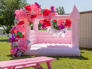Château gonflable blanc pour mariage, château gonflable extérieur pour enfants et adultes, combo toboggan et château de mariage avec ballons - Product Image 3