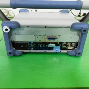 Analyseur de réseau vectoriel portable Rohde & Schwarz R & S ZVL6 VNA 6 GHz - Product Image 2