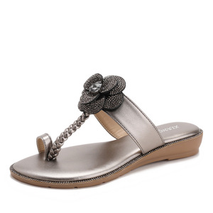 Xuanhui Nuovo Stile Sandali da Donna con Anello Dorato per il Piede, Cinturino Intrecciato con Strass a Fiore, Zeppa Bassa 3cm, per Esterni e Spiaggia - Product Image 5