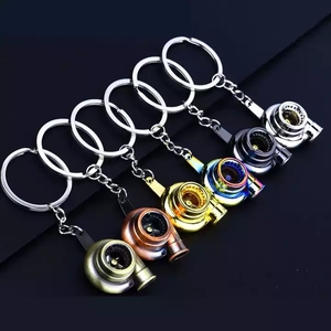 Llavero de coche de aleación con diseño de rueda, llavero de palanca de cambios de 6 velocidades, llavero de metal con colgante de botella - Product Image 3