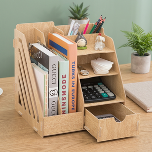Organisateur de bureau créatif en forme de train en bois pour les amateurs de chambre d'enfant ou de train - Product Image 3