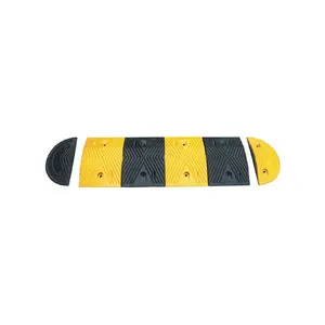 Best-Selling Black and Yellow Truck Road Barrier Speed Bump Hump Made of Durable Rubber for Traffic Control and Safety