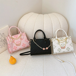 Venta al por Mayor Directa de Fábrica, Bolsos de Mujer con Cadena, Bolso de Hombro Cuadrado para Mujer, Bolsos Tote de Alta Calidad para Mujer - Product Image 1