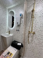 Disponibles en 10FT/ 20FT / 30FT / 40FT, maisons de vacances, hôtels, bureaux, camps et projets d'hébergement temporaire personnalisables