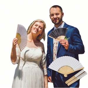 Nouveau produit : Éventails pliants en bambou blanc de style japonais pour la décoration de mariage estivale - Product Image 4