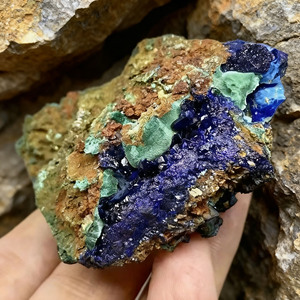 Vente en gros de pierres brutes de cristal naturel pour la guérison, spécimens minéraux de cristal d'azurite bleue et de malachite pour collection - Product Image 5