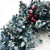 Fabrieksprijs Kunstmatige Deur Planten Buxus Grijze Krans Slinger Twee Pak Combinatie Buxus Rood Fruit Kandelaar Cirkel