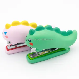 Stapler dekompresi suplai kecil sekolah Stapler cangkang spons pengikat buku bentuk hewan lucu warna-warni kustom H-TONE untuk anak-anak