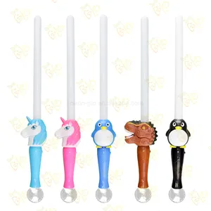 Espadas de dinosaurio iluminadas Led intermitente eléctrico brillante unicornio pingüino espada iluminar juguetes para niños espadas intermitentes Led de plástico