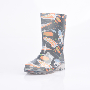 Bottes de pluie en PVC pour enfants, simples, imperméables, imprimées avec des astronautes et des fusées - Product Image 1