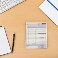 Carnet de factures autocopiantes personnalisé pour l'enregistrement et la facturation