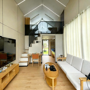Maison préfabriquée moderne en conteneur, maison mobile de luxe avec toit en pente et fenêtre circulaire pour bureau de jardin design - Product Image 3