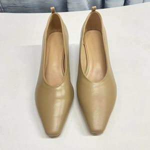 Chaussures habillées pour femme en cuir de vachette pleine fleur avec semelle intérieure en peau de mouton, talon chaton de 5 cm, escarpins pour réunions d'affaires, chaussures de bureau pour femme, personnalisation du logo, usine - Product Image 6