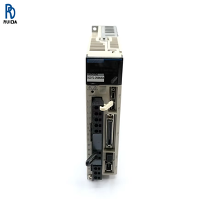 Servomoteur AC haute performance SGD7S-2R8A00A, solution fiable de contrôle de mouvement pour machines CNC et systèmes d'automatisation - Product Image 1