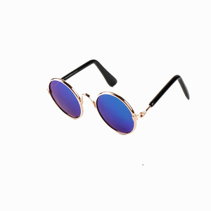 Lunettes de soleil pour chiens et chats, style simple, protection UV380, verres en résine, monture en métal, vente en gros, directement de l'usine - Product Image 3