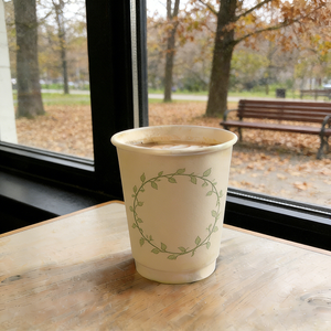 Vaso de papel compostable de doble pared con logo personalizado en colores, ideal para oficinas, hoteles, restaurantes y cafeterías, en oferta. - Product Image 2