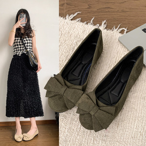 Vintage Versatile Solid Round Head Loafers Women 2025 Winter Tassel <b>Soft</b> Sole Fleece Lined Warm Slip-On Flat <b>Shoes</b> - Product Image 2