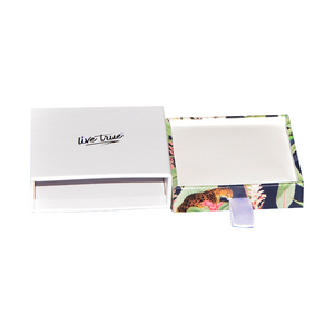 Boîte à bijoux en carton personnalisée pour la Saint-Valentin avec dorure à chaud et pelliculage mat, boîte cadeau artisanale pour ranger montres et colliers - Product Image 3