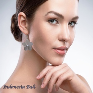 Conjunto de Joyería Hawaiana, Aretes y Collares, Estilo Playero, Collar de Perlas de Concha de Alta Calidad para Mujer - Product Image 4