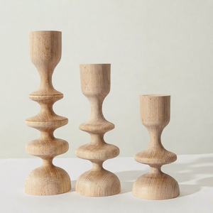 Ensemble de 3 chandeliers en bois scandinave, style rustique japonais, supports de bougies coniques en bois texturé primitif - Product Image 1