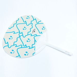 Éventail à main en PVC transparent personnalisé avec motif de dessin animé, fait main, cadeau d'entreprise pour la vente en gros - Product Image 2